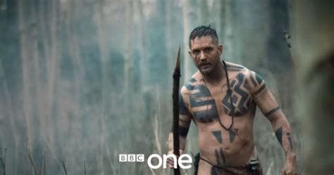 Tom Hardy Goes Totally Naked While Filming in England: Photos